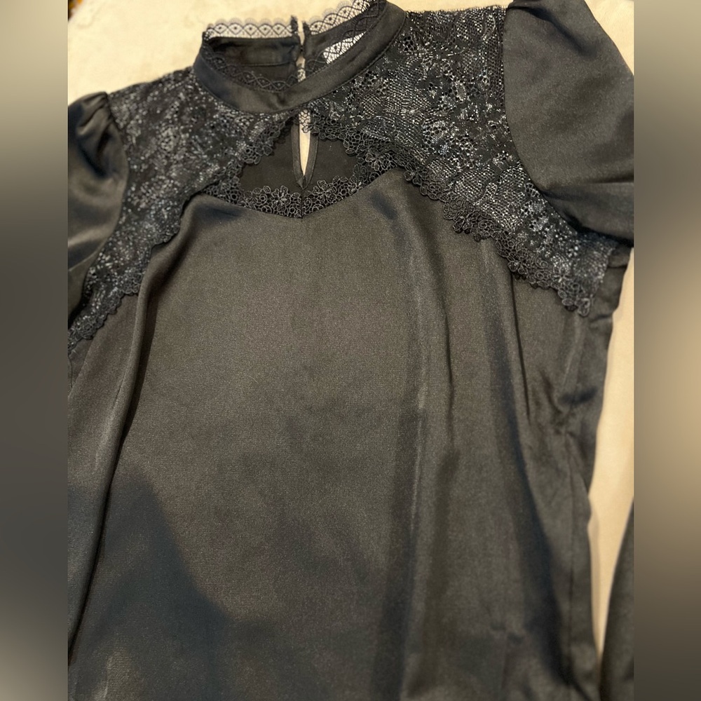 Heartloom Blouse - Picture 2 of 7